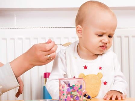  Dấu hiệu, nguyên nhân trẻ kén ăn và cách khắc phục