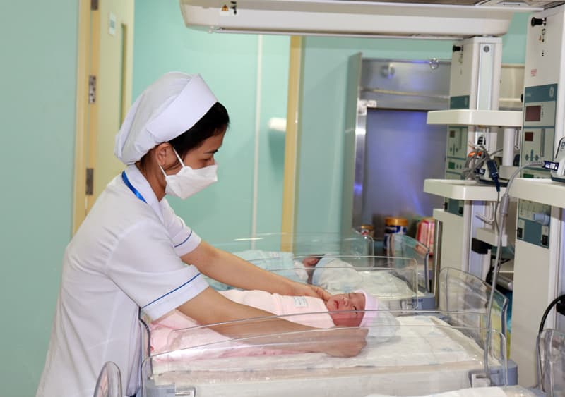 Nhân Ngày Nữ hộ sinh quốc tế 5/5: Những cống hiến thầm lặng của nữ hộ sinh