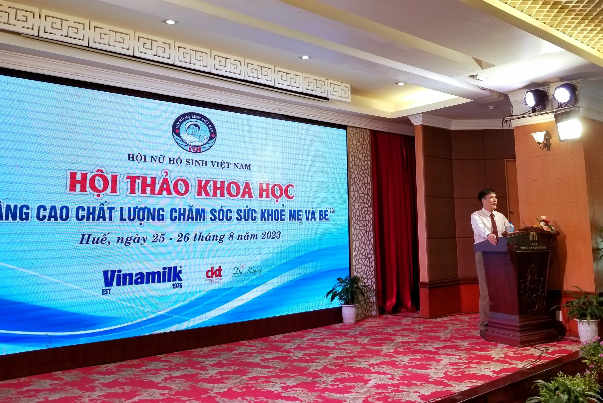 Chia sẻ kinh nghiệm trong nâng cao chất lượng chăm sóc sức khỏe mẹ và bé