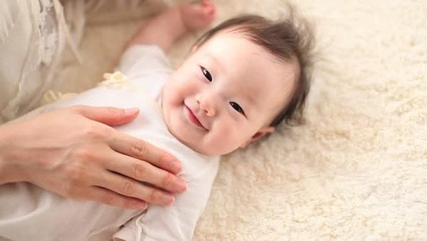 Những lời khuyên thiết thực về việc cho con bú sau sinh 24 giờ