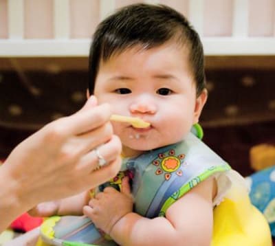 Làm thế nào cho trẻ ăn bổ sung hợp lý?