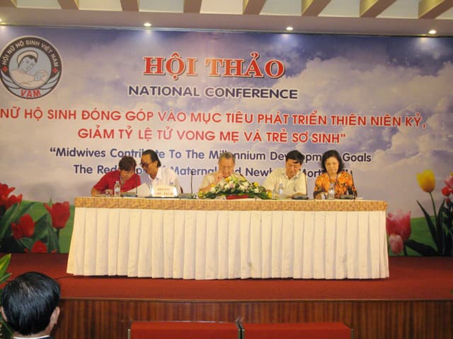Hoạt động hợp tác giữa công ty MEADJOHNSON và hội nữ hộ sinh Việt Nam năm 2009