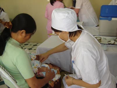 Những điều bạn nên biết về vaccines phòng bệnh cho trẻ